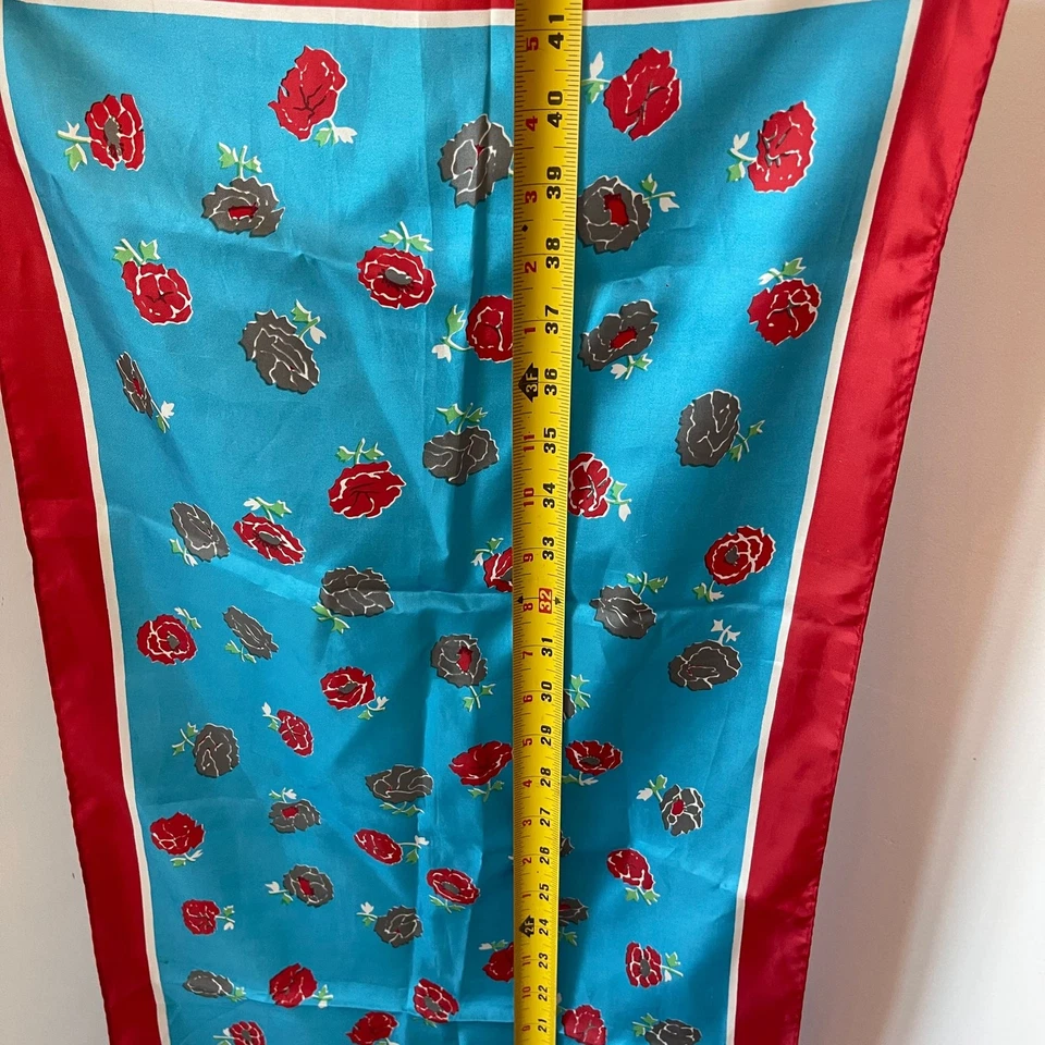 Pañuelo italiano vintage de algodón en patrón floral rojo, blanco y azul Foto 4 de 4