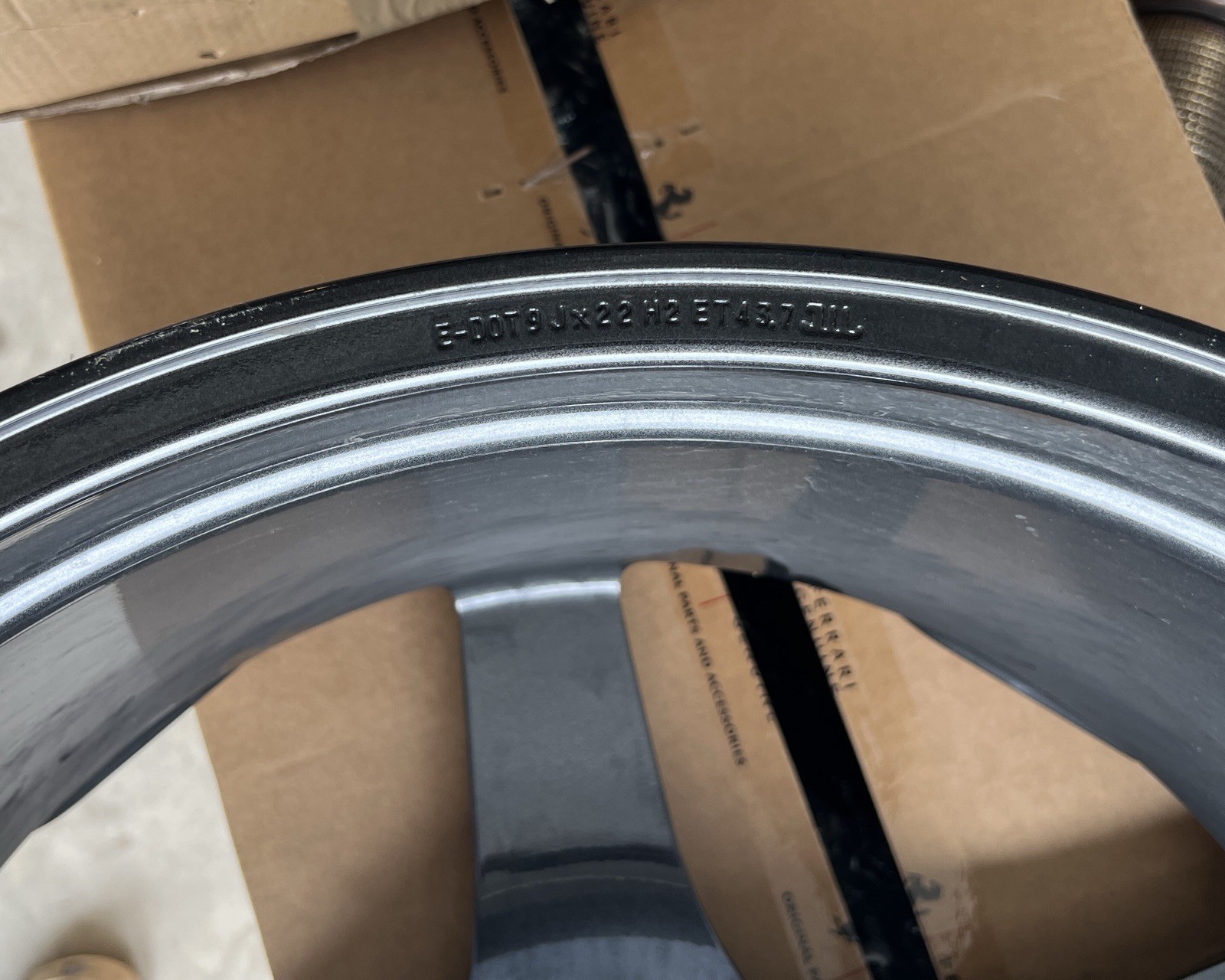 Ferrari Purosangue Front Wheel P/N 983057