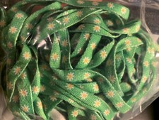 DAISY FLOWERS GREEN VINTAGE 1980's SHOE LACES 40 INCH NEW OLD STOCK 1 PAIR