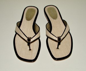 banana republic flip flops
