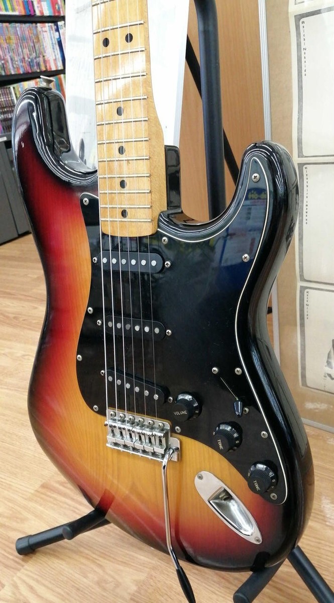 ギター tokai silverstar ss-48 Tokai SS-48 Silver Star 3 Tone Sunburst Made in Japan ST