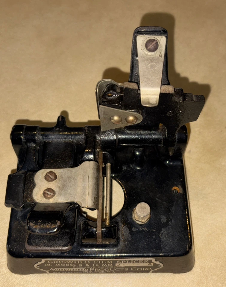 ANTIQUE GRISWOLD FILM SPLICER JUNIOR MODEL 8/16MM MOVIE EDITING EQUIPMENT - Image 2 of 4
