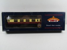 BACHMANN - BR BULLIED COMPOSITE COACH - BR LIVERY - VG BOXED CON - OO SCALE