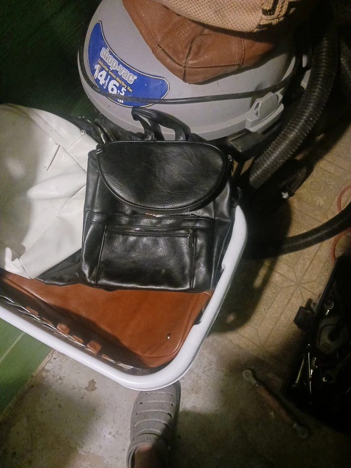 Lot Of Five designer purses And Bags - Image 4 of 4