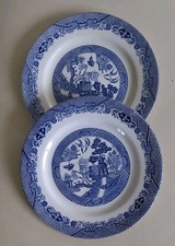 Plate Spares - Pair Vintage Barratt's Pottery Blue Willow 9"Small Dinner Plates 
