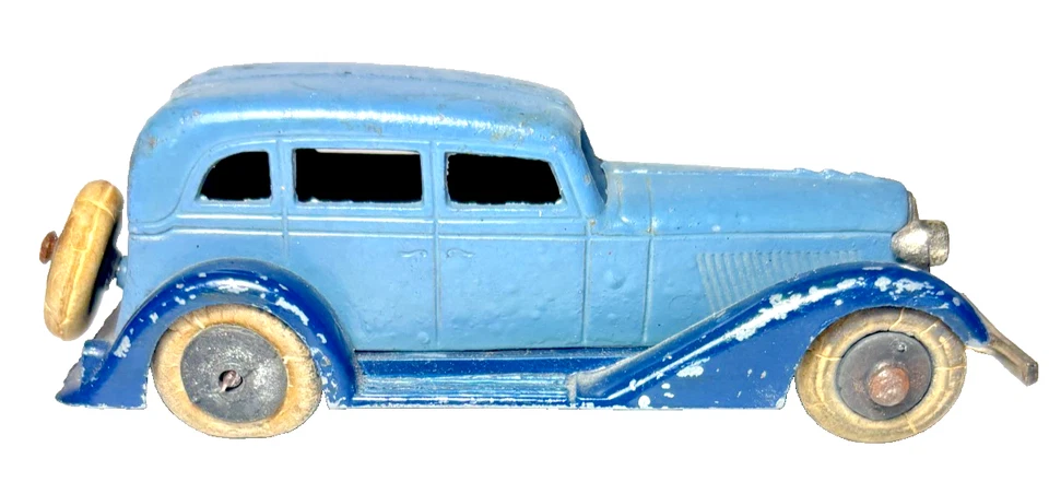 Tootsie Toy USA Two Tone Blue Graham 5 wheel 1933 Sedan Car Pre-War - Image 2 of 4