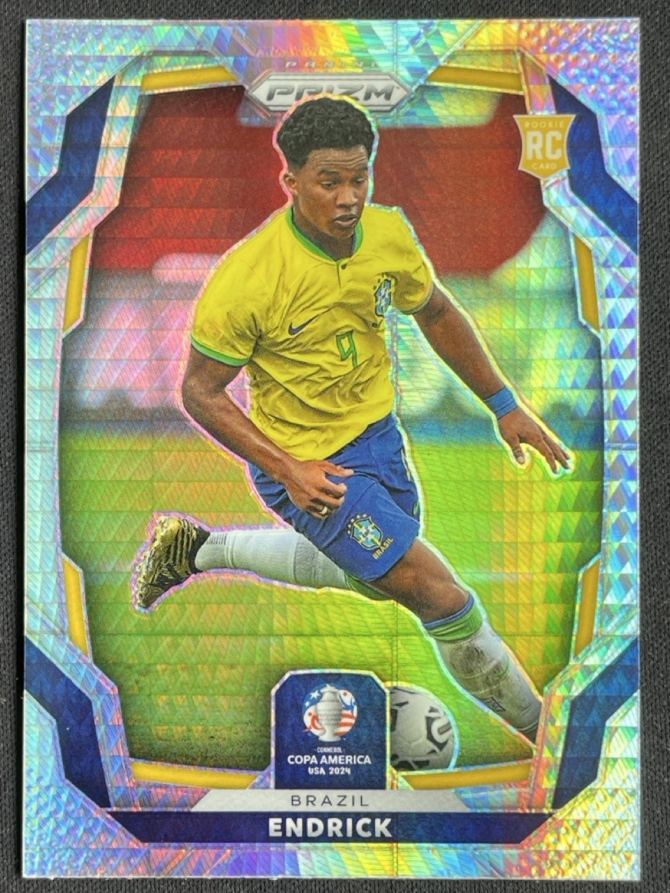 Endrick 2024 Panini Prizm Conmebol Copa America Hyper Prizm RC #24