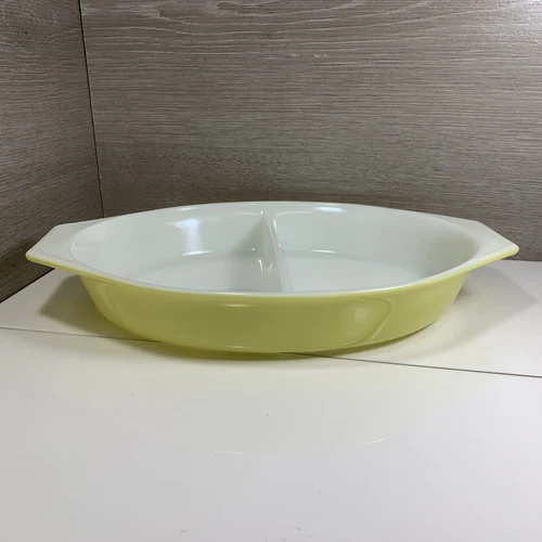 Vtg Pyrex Yellow 1 1/2 Qt Quart Oval Divided Casserole Split Dish No Lid 12.5”