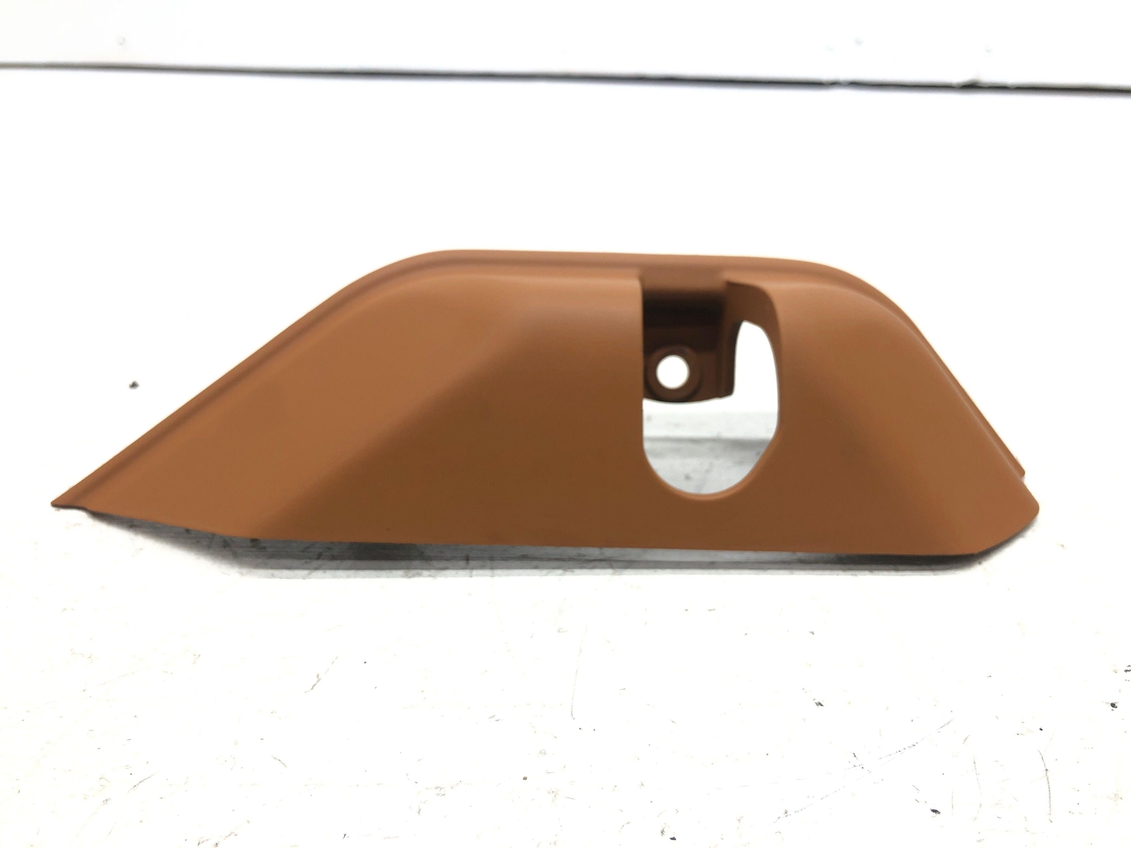 2017-2020 FERRARI GTC4LUSSO RIGHT REAR LATCH STRIKER COVER CUOIO 82224800 OEM