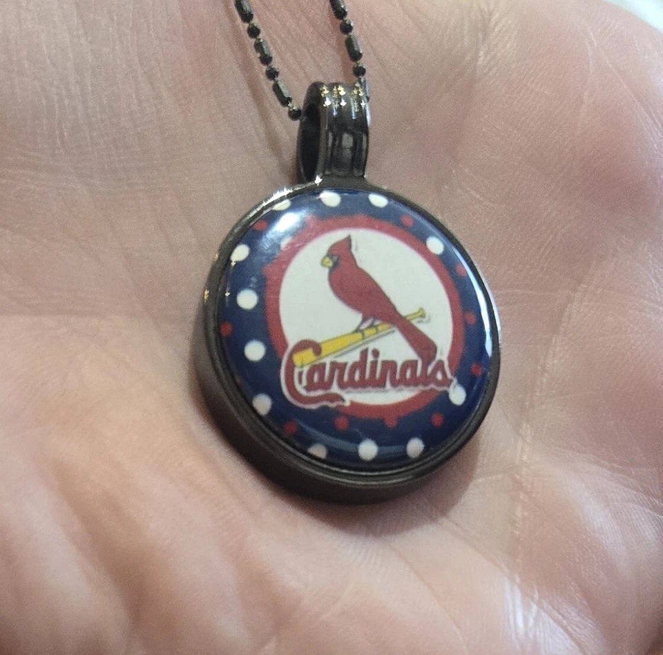 St Louis Cardinals Baseball MLB Necklace Round Pendant Gun Metal Grey 16" - Image 2 of 4