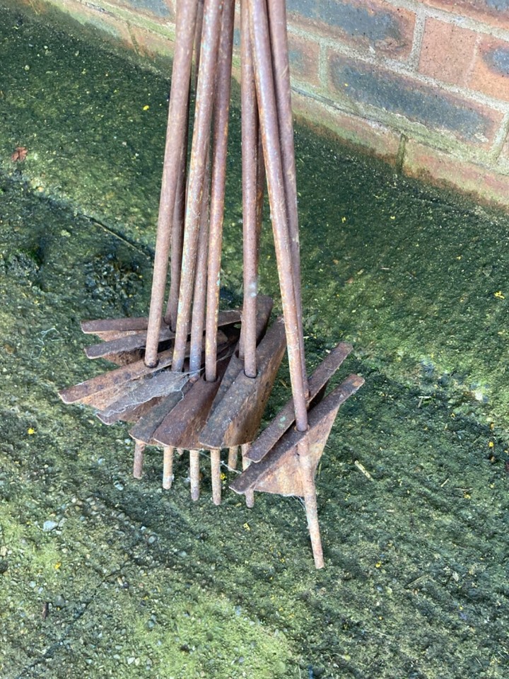 10 x pig tail electric fence posts eBay