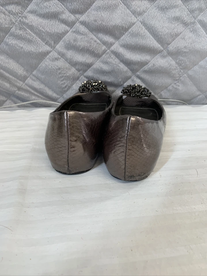 Zapatos Kenneth Cole para mujer 8,5 Reaction plateados imitación cuero cuentas planas brillantes Foto 3 de 4