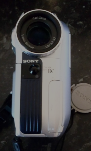 Sony DCR-PC105E MiniDV Digital Handycam Camcorder Working (see description) - Picture 4 of 8