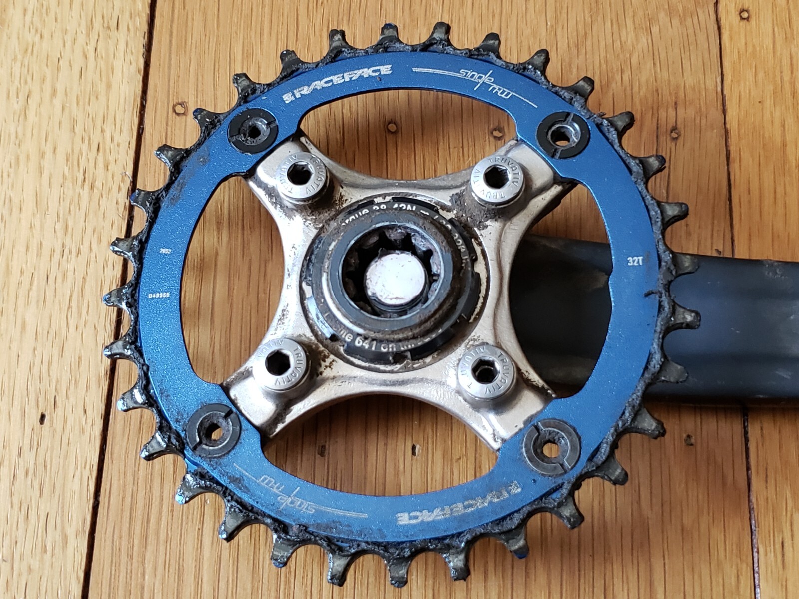Truvativ Stylo TEAM Crankset, 175 mm arms, Race Face 32t chainring, mtb bike