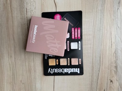 HUDA BEAUTY Matte Obsessions Eyeshadow Palette Eyeshadows in Muted Pink,