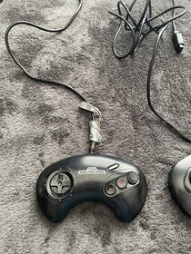 Sega Genesis Model 1 Bundle &ndash; 4 Controllers + 3 Games &ndash; Powers On