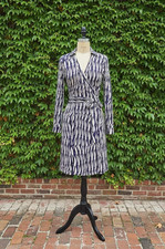 NWT Diane von Furstenberg New Jeanne Two in Glass Weave Silk Wrap Dress 14