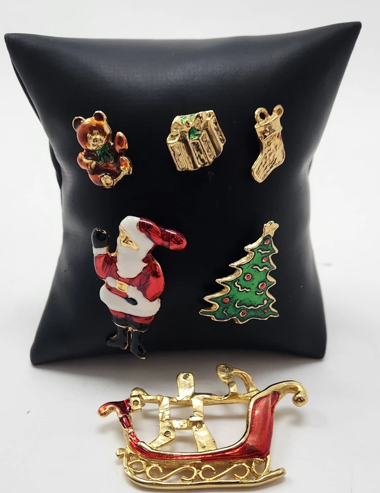 Juego de broches navideños esmaltados en trineo de Papá Noel con 5 pendientes o alfileres Foto 2 de 4
