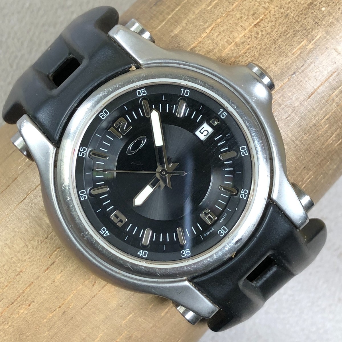 Oakley Men Holeshot 3-Hand Swiss Black Rubber Quartz Analog 44mm