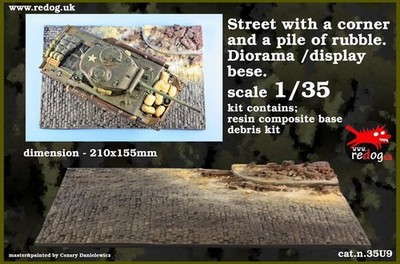 Redog 1/35 Street with corner - Display Base /u9