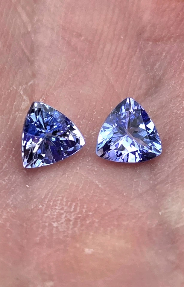 1.1tcw Pair Natural Tanzanites In The Classic Tanzanite Trillion Cut. — 第 2/4 张图片