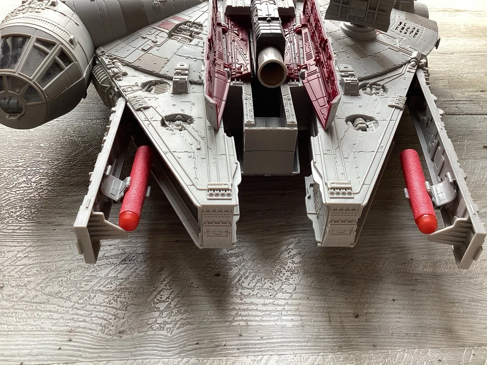 Star Wars Hasbro The Force Awakens Millenium Falcon Rasender Falke / Mit Figuren - Bild 4 von 4