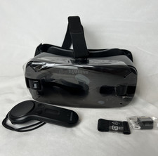 Samsung Gear VR with Controller Powered By Oculus NOT TESTED 