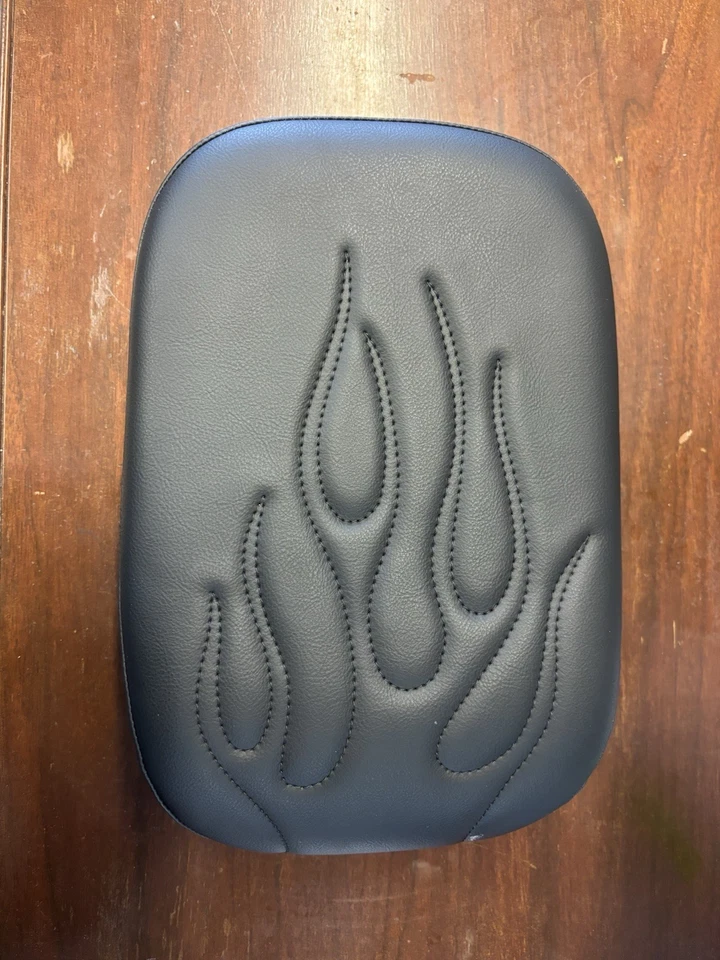 Black Solo Flame Driver Seat For Yamaha V Star 1100- 00' and Up - Image 2 of 4