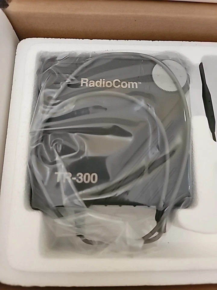 Telex TR-300 RadioCom VHF Wireless Radio System Beltpack VHF Trasceiver - Image 4 of 4