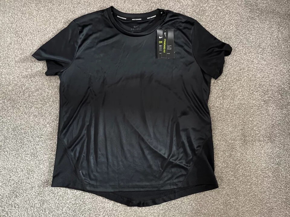 BNWT ladies nike Dri Fit miler top AJ8121-010, size M UK