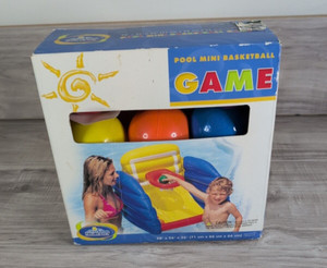 Vintage Intex The Wet Set 2003 Inflatable Pool Mini Basketball 28"x26"x26"