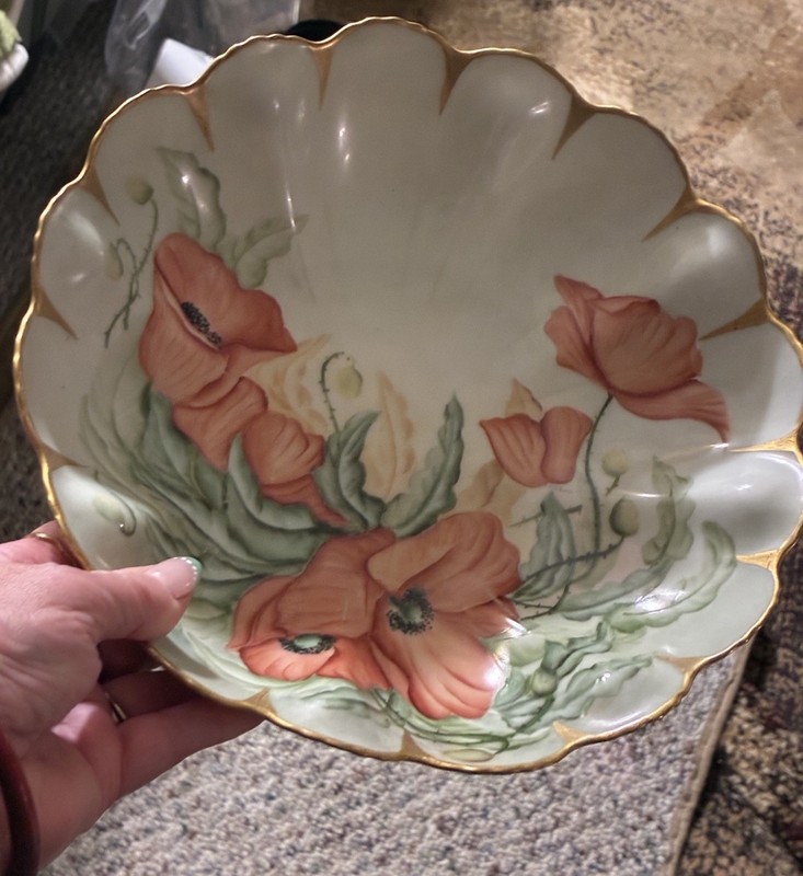 Victoria Austria Vtg Schmidt & Co., Vict. Porcelain Co. Poppy Gold Trim Bowl