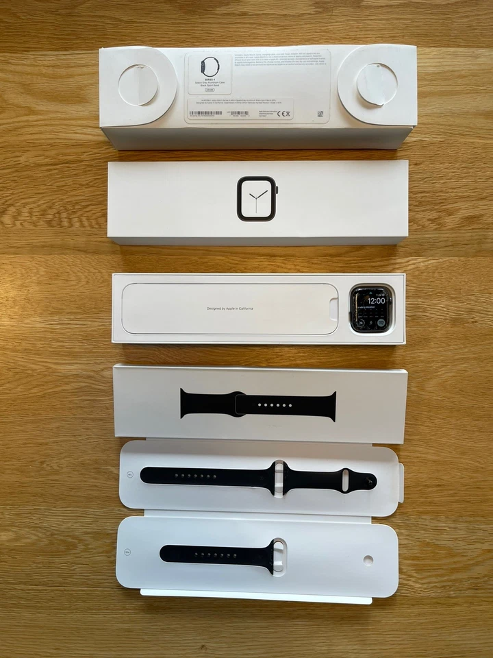 Apple Watch Series 4, photo 1 of 5