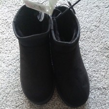 PRIMARK Womens size 7  Black Faux Suede Suedette Low Flat Boots Fur Lined  BNWT