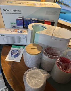 Cricut Mug Press mit viel Zubehör gem. Foto