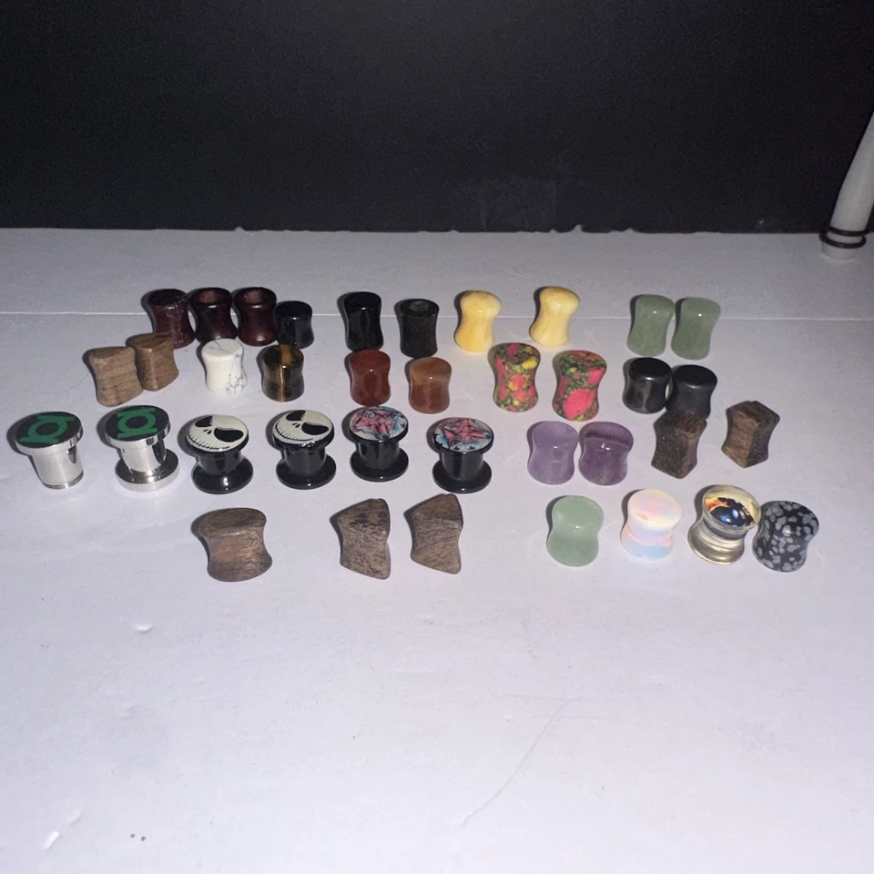 Lote de 37 plugues/túneis/medidores sortidos calibre 0 veja fotos. Algumas peças exclusivas - Imagem 4 de 4