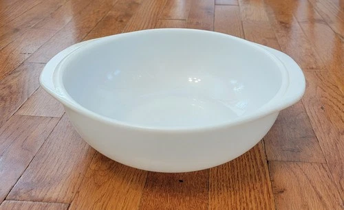 Vintage Round Pyrex #024 Opal White Milk Glass Mixing Bowl 2 Quart Baking Dish