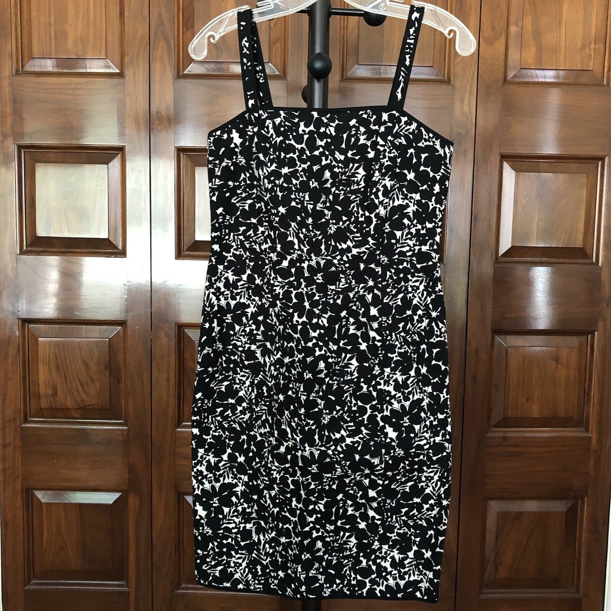 ann taylor mini dress Ann Taylor Loft Petites sleeveless fit and flare mini dress Size 4p