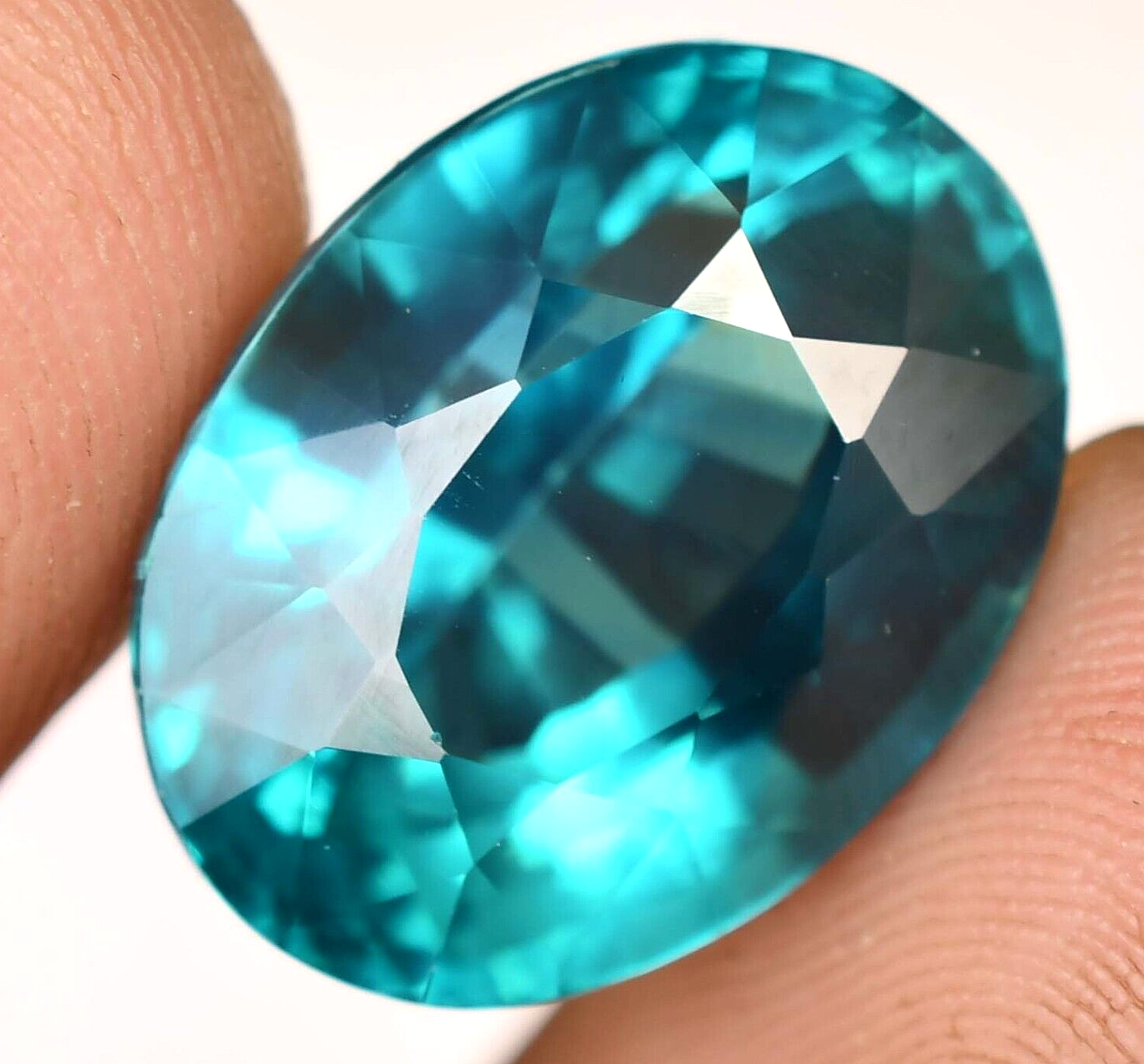 Saphir Naturel 27 Carats – Coupe émeraude – Bleu – Non Traité – Certifié AGL – Gravity Gems
