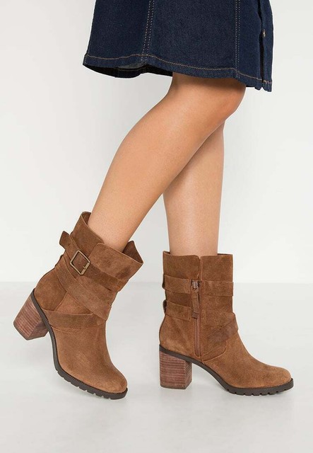 clarks avington hayes