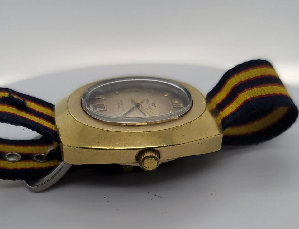 Vintage Waltham 17j Manual Wind Wristwatch Yellow and Blue Strap - Image 2 of 4