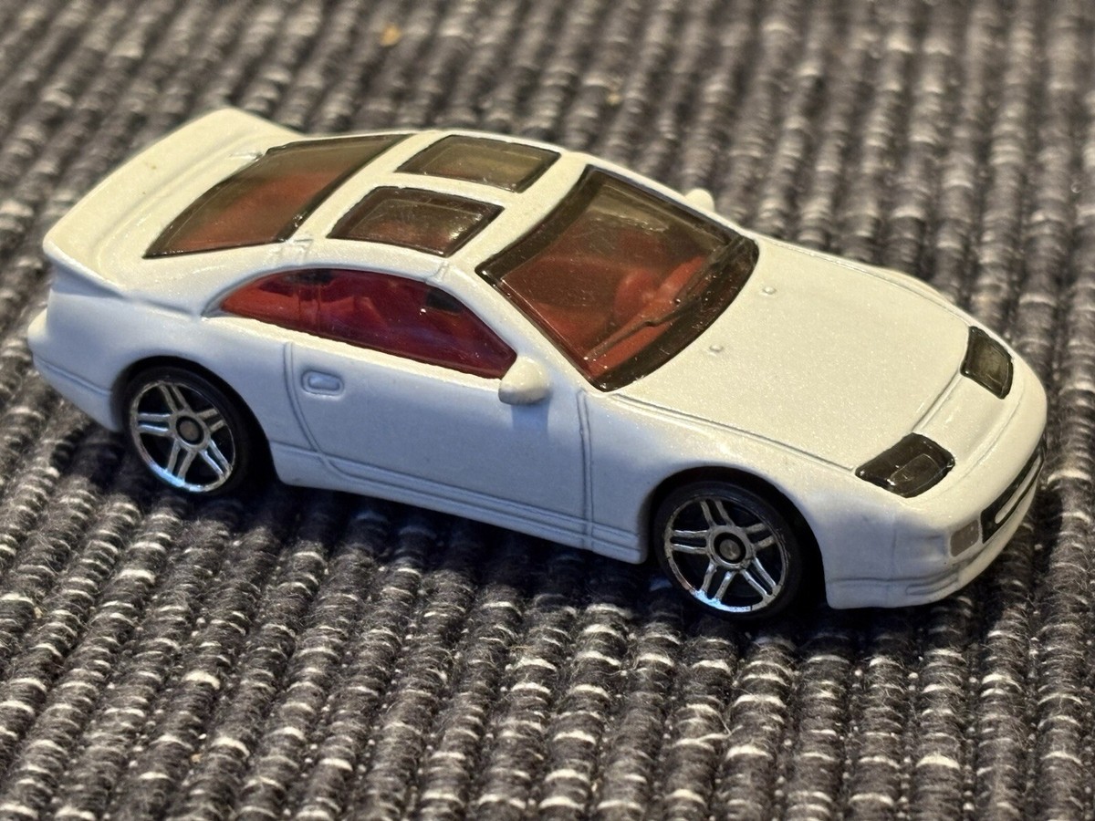 Hot Wheels Nissan 300ZX TT Twin Turbo Pearl White 1/64 Diecast