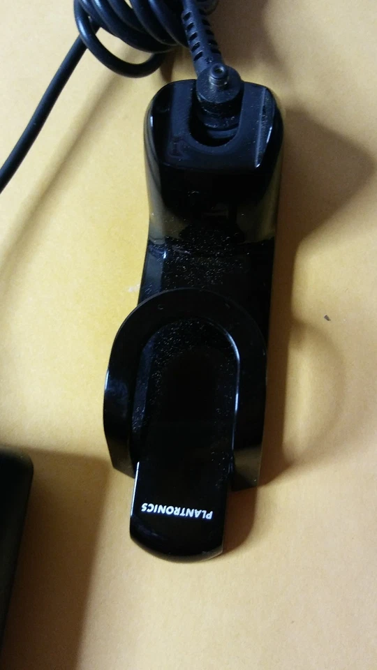 Cable de Carga Plantronics 67620-101 Coche/Camión para Auriculares Bluetooth USADO Foto 2 de 3