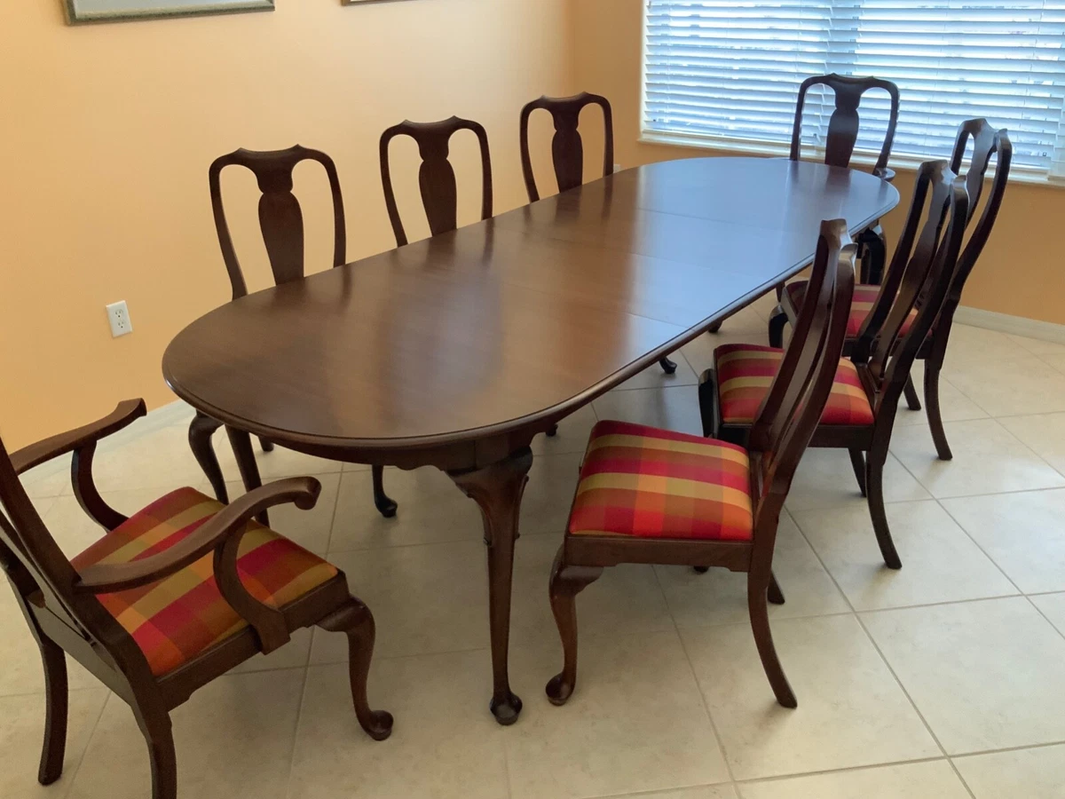 Henkel Harris Cherry Queen Anne Dining Room Table and 8 chairs