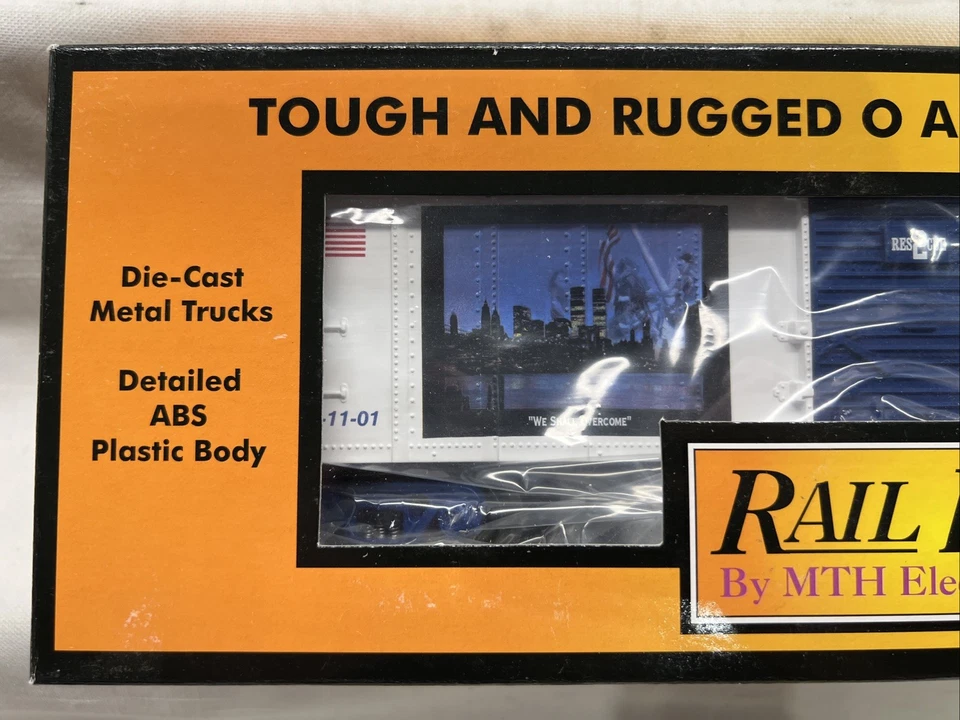 MTH 30-74087 O Gauge Rescue 2 - NY Skyline Boxcar New Boxed - Image 2 of 4