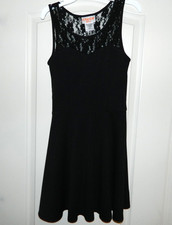 Women's Junior's Black Dress w/Lace Neckline Size Small