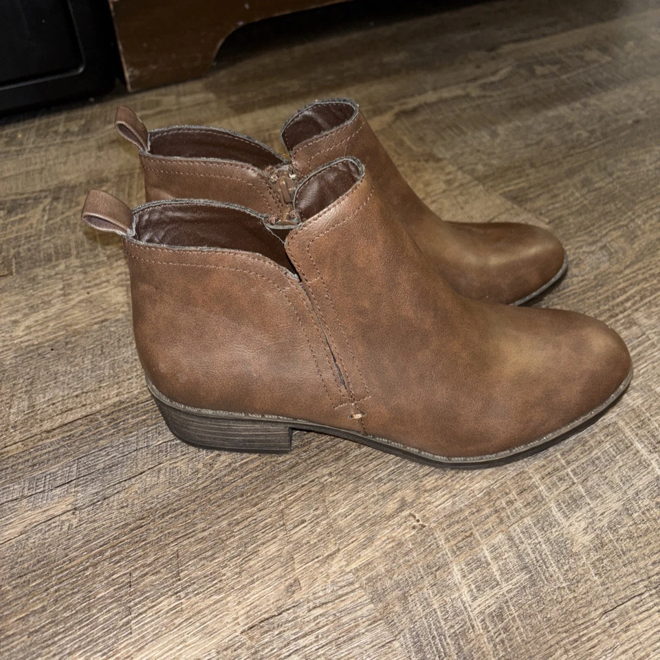 American Rags, botines de imitación de cuero marrón, para mujer talla 7 Foto 2 de 4