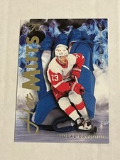 2025-26 Upper Deck Flair LUCAS RAYMOND Hot Mitts SP #HM-10 Detroit Red Wings