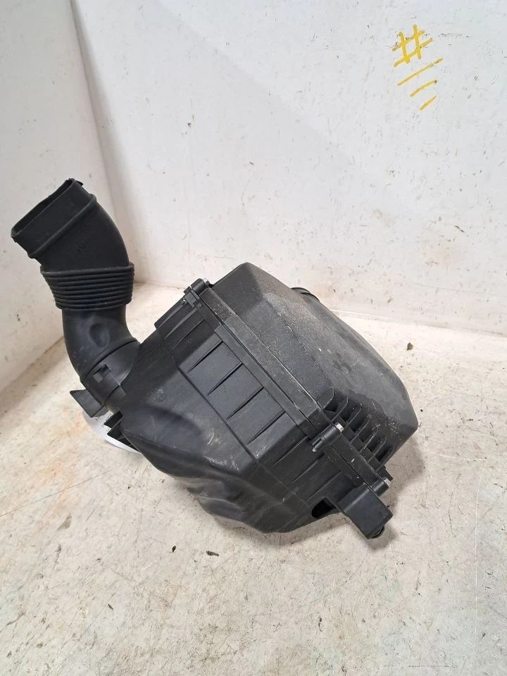 Air Cleaner/Air Filter Housing 2010 Xc60 Sku#4238907 - Image 4 of 4