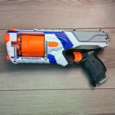 NERF Strongarm N-Strike Elite Dartblaster grau/orange/blau/schwarz mit 6 Darts